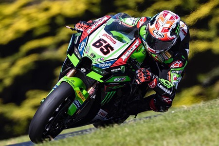 Jonathan Rea dice adiós a la crisis ganando una carrera loca en Australia con lluvia y paradas en boxes