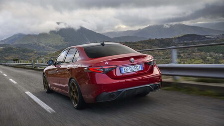 Alfa Romeo Intensa 1