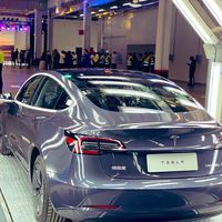 Tesla entrega sus primeros Model 3 'made in China' en Shanghái, pero de momento solo a empleados
