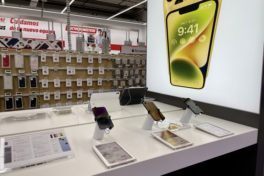 MediaMarkt celebra el Día sin IVA en su outlet y está liquidando móviles iPhone desde 174 euros