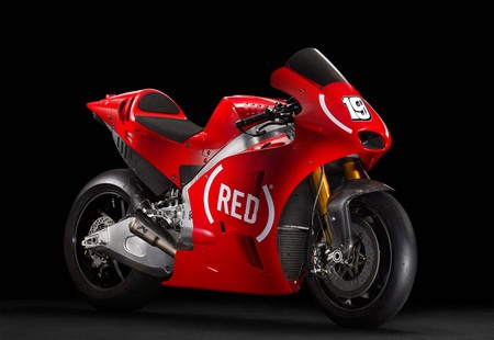 Las Aprilia RS GP se pintaron de (RED) en el GP de Valencia por la lucha contra el SIDA