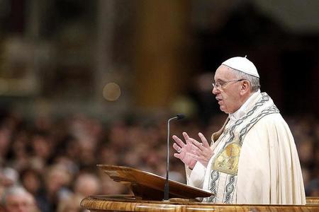 El Papa Francisco vuelve a animar a las madres a dar lactancia materna en público, ahora en la Capilla Sixtina