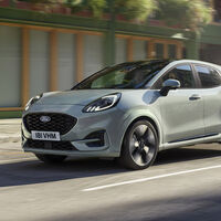 El nuevo Ford Puma se actualiza con dos pantallas enormes y pierde los botones antes de convertirse en coche eléctrico