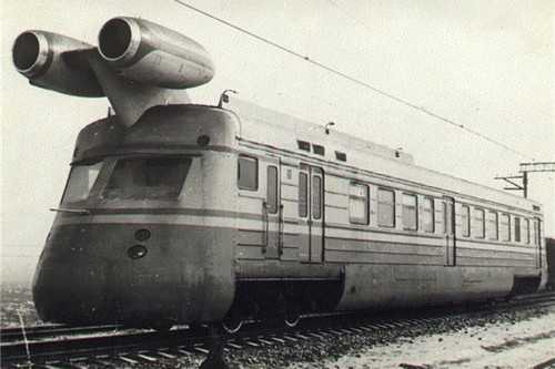 Un tren a reacción en la Unión Soviética de los años 70. ¿Qué podría salir mal?