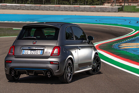 Abarth F595 Prueba Contacto 11
