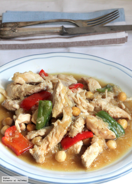 Pollo guisado con salsa de avellanas. Receta
