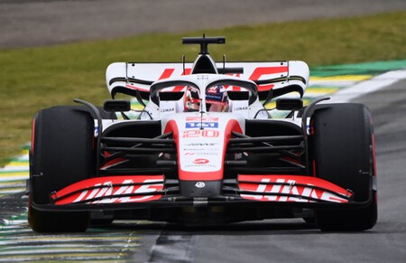 ¡Sorpresón! Kevin Magnussen aprovecha la lluvia para hacer su primera pole position en la Fórmula 1 en Brasil