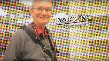 La galería Tate adquiere la colección de 12.000 fotolibros de Martin Parr para exhibirla al público en general