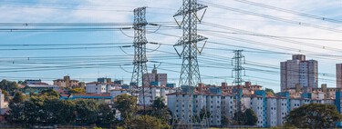 Cuatro empresas te llevan a casa la electricidad en España. Spoiler: ninguna es española