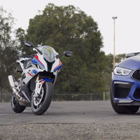 ¿Corre más una moto de Superbikes o un deportivo de más de 600 CV? La BMW S 1000 RR se enfrenta al BMW M8 Competition