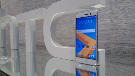 Los beneficios de HTC siguen cayendo pese a la ligera mejoría que experimentó en julio
