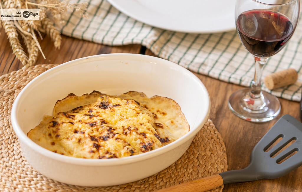 Canelones en Thermomix, la receta todoterreno para cualquier relleno (incluyendo la bechamel)