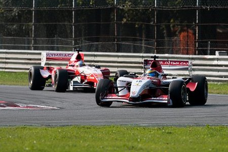 sf_esteban-guerrieri-tras-sebastien-bourdais-en-la-segunda-carrera-de-monza-2009.jpg