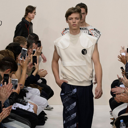Las propuestas de J.W.Anderson durante la semana de la moda en Londres