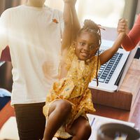 Los nuevos permisos parentales obligarán a las pymes a planificar mejor: más semanas de baja laboral y sustituciones más largas 