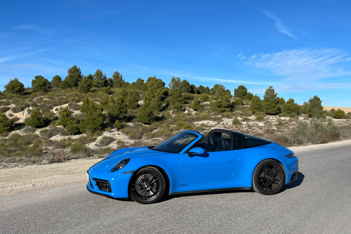 Probamos el Porsche 911 Targa 4 GTS: 480 CV y un comportamiento casi impecable para el 911 más elaborado 