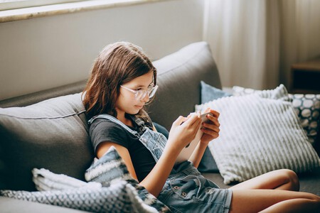 Jovenes Redes Sociales Toque Queda