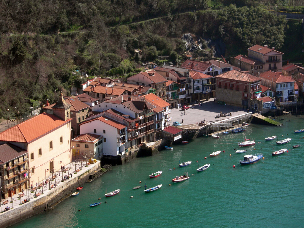 El pueblo costero del País Vasco que enamora a todos los visitantes: tiene vistas increíbles y el mejor marisco de la zona