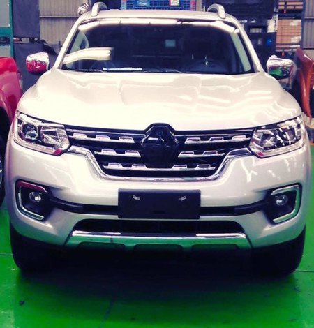 Saluda, en secreto, al Renault Alaskan de producción