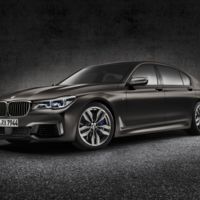 BMW M760Li xDrive, prestaciones de superdeportivo para la berlina de superlujo