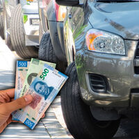 El error que muchos cometen al estacionarse de bajada en CDMX: es multa y te quita puntos de la licencia
