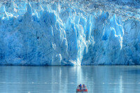 En 1977, un príncipe saudí se llevó de Alaska un iceberg milenario de 2 toneladas para solucionar la crisis mundial del agua. Terminó poniendo hielo a los cubatas 
