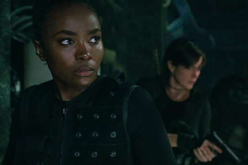 'La vieja guardia 2' arrasa en todo el mundo, pero a mí me ha aburrido. La reunión de dos musas del cine de acción no salva la película de Netflix