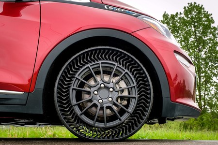 GM y Michelin quieren que para el 2024 tu auto use estos curiosos neumáticos sin aire