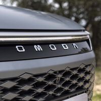 Es tan potente como un Porsche 911, es híbrido enchufable y es un SUV. El Omoda 9 es el coche con más potencia por menos dinero que puedes comprar en España