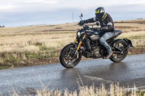 Probamos la Indian FTR1200S: 121 CV de deportividad con olor a barbacoa por casi 16.000 euros