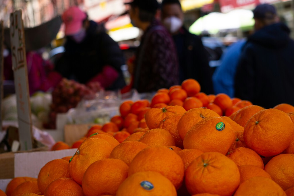 España lleva años perdida en la "crisis de los limones" sin saber cómo escapar de ella. Ahora va a hacerlo de la peor manera posible