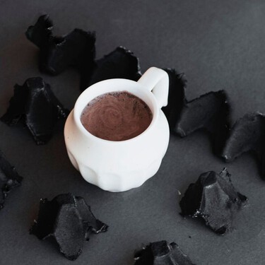 Cómo hacer atole negro o de chaqueta, original de Michoacán: la bebida icónica del Día de Muertos que no lleva leche 