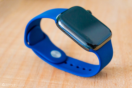 Apple Watch Series 4 de 40 mm en aluminio con GPS por 376,99 euros en eBay