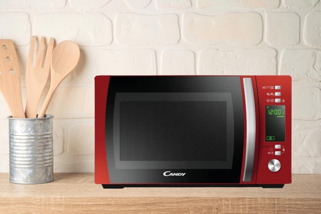 El truco poco conocido para calentar mejor y más rápido la comida en el microondas 