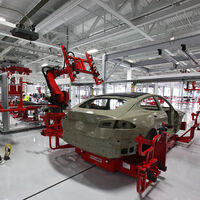 Tesla está sobreviviendo a la crisis mundial de microchips con ingenio... a través del software de sus coches