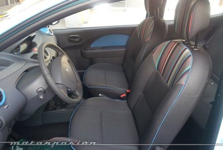 Renault Twingo 2012 Emotion interior 01