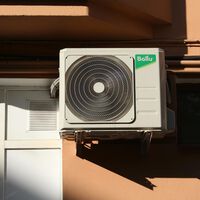 El aire acondicionado es un ventilador es un altavoz para las alergias: con estos trucos puedes evitarlo