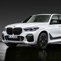 El BMW X5 ya tiene catálogo de chucherías M Performance, con mucho carbono y Alcántara