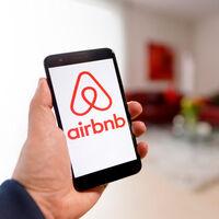 Airbnb tiene su nueva arma para romper a muchos hoteles: reserva primero y paga después 