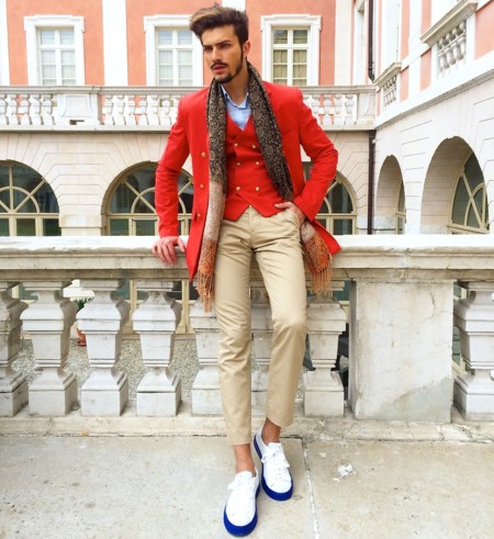Súmale festividad a tu look con un ítem en rojo este invierno