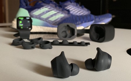 Probamos los auriculares Heron de SPC: libertad total sin cables para una mayor comodidad en el entrenamiento