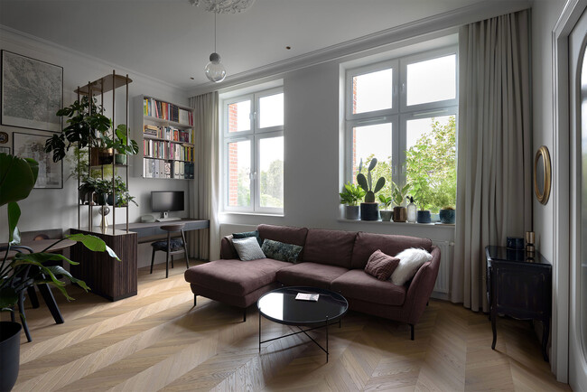 Puertas abiertas; un pequeño apartamento en Polonia que nos da una