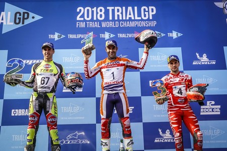 Toni Bou celebra su 24º título mundial de Trial con otra victoria en el Arco di Trento