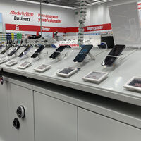 Aquí aterrizan los móviles expuestos en las tiendas de MediaMarkt: un outlet gigante con descuentazos