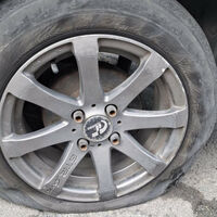 Las llantas sí pueden reventarse en carretera si hace calor: esto debes hacer para evitarlo