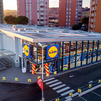 El viernes, 27 de febrero, llegan a Lidl las chaquetas cortavientos que nos protegerán del viento o la lluvia a un precio muy económico 