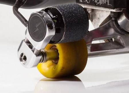 Kickr añade un motor eléctrico a tu monopatín