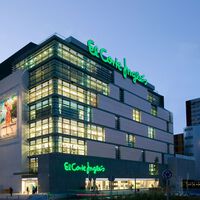 Ni Ralph Lauren ni Lacoste: el polo ligero y más cómodo es de Scalpers y cuesta menos de 45 euros