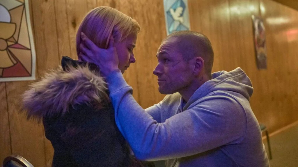 'La educación de Polly McClusky' es un thriller tan áspero como conmovedor en Prime Video. Una huida a contrarreloj con una dinámica familiar entrañable