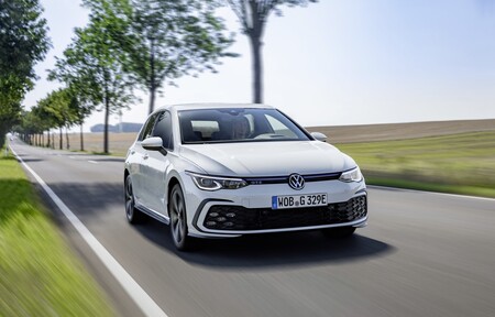 Ya hay versiones híbridas enchufables para el nuevo Volkswagen Golf: el GTE llega con 245 CV desde 44.500 euros